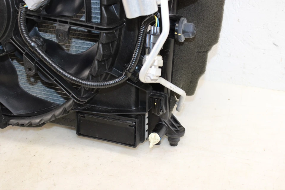 Fiat 124 Spider 2017-2020 radiador/ventilador de radiador/condensador OEM MB45 Foto 3 de 4