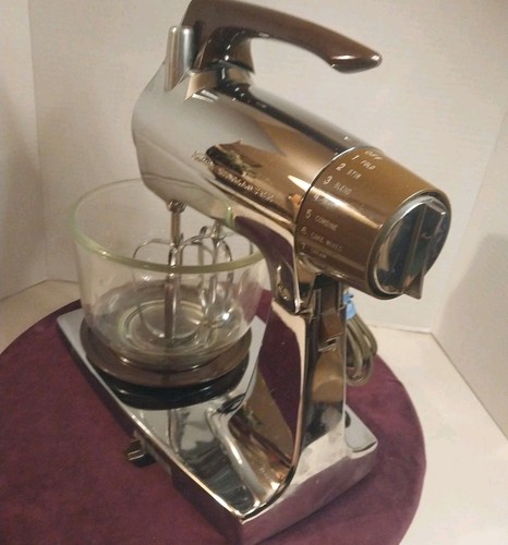 Vintage Sunbeam 12 Speed Chrome Mixmaster / Beaters and 1 Glass Bowl Works Great - Picture 2 of 8