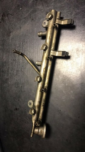 BMW E36 Kraftstoffverteiler Kraftstoffdruckregler Bosch 1435910