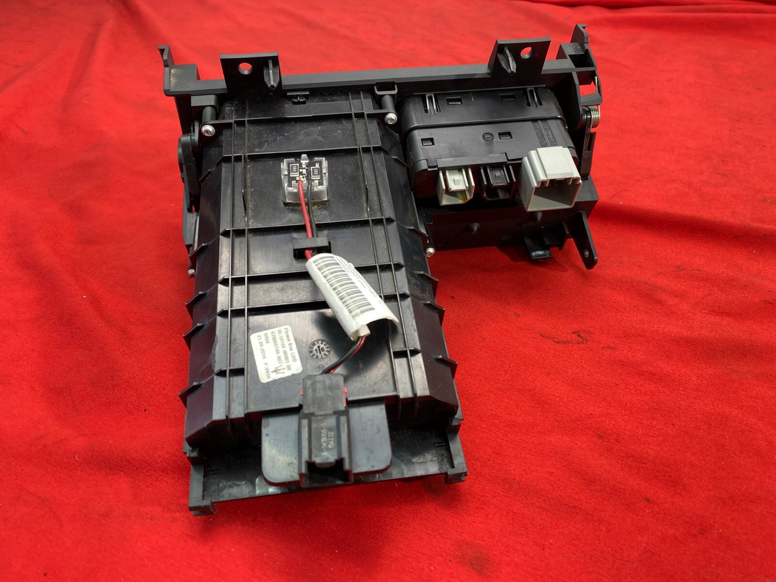 14-21 Maserati Quattro Ghibli Center Dash AUX USB Phone Storage Compartment OEM✅