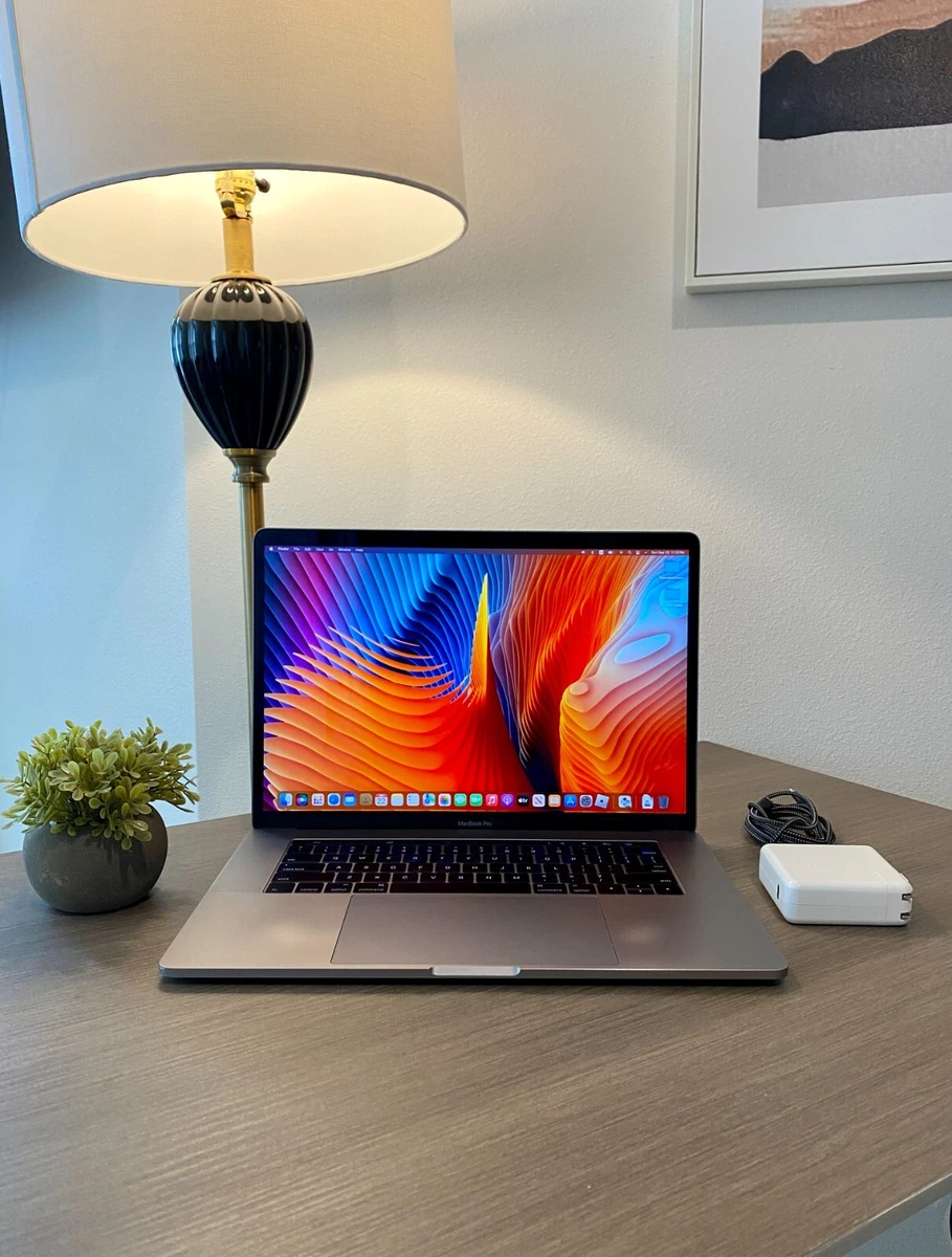 Apple MacBook Pro Intel Core i7 7th Gen. 1TB Hard Drive Laptops