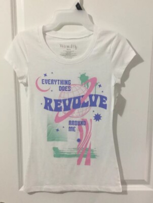 Wound Up Junior s Everything Does  Revolve Around Me Graphic Tee Shirt XS (1)