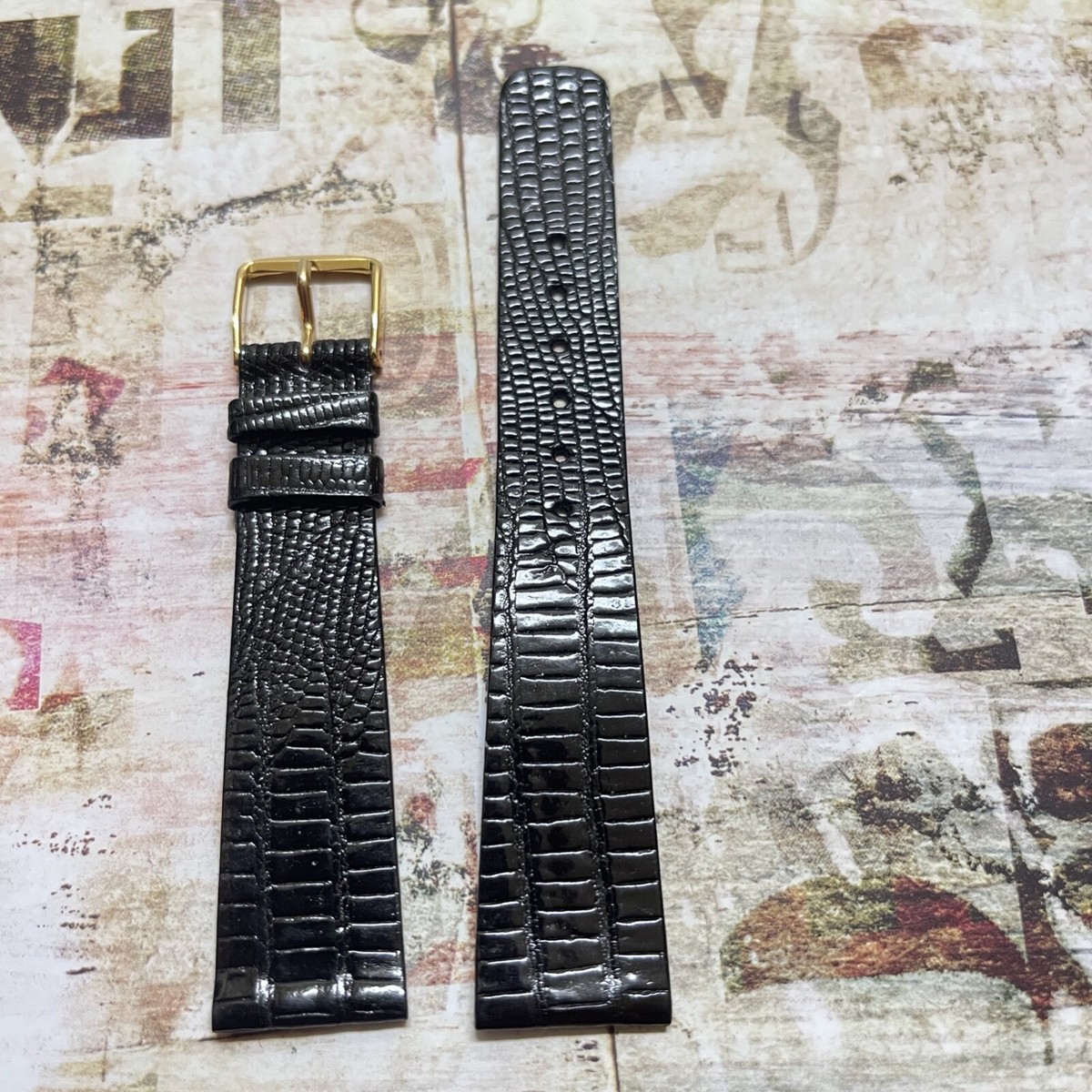 Vintage Bulova watch with Black Lizard-Texture Strap Vintage 1940s Bulova 14K Gold Filled Watch With Lizard Band  main image 3