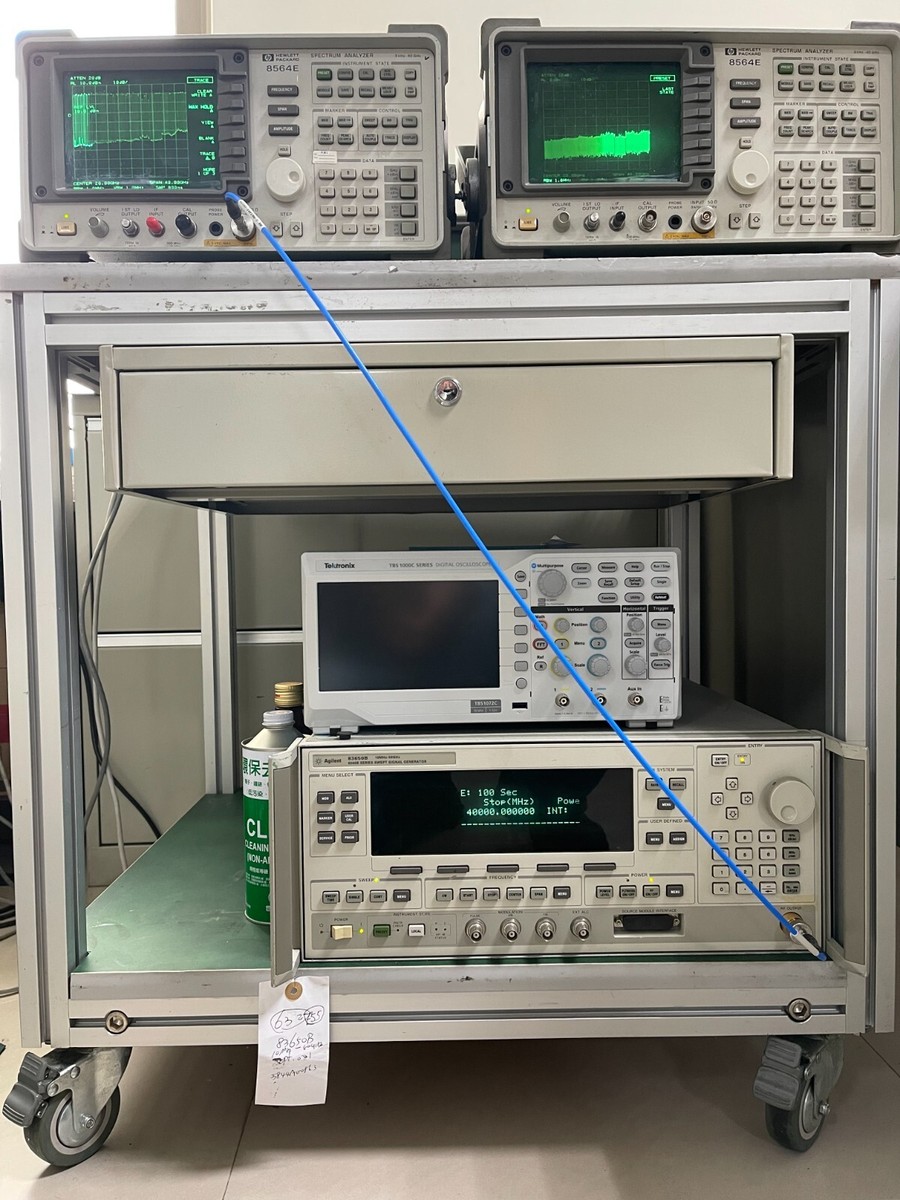[DW]USED hp 8564E SPECTRUM ANALYZER 9kHz-40GHz 85620A スペクトラムアナライザー[ST1913090] DW]USED hp 8564E SPECTRUM ANALYZER 9kHz-40GHz 85620A スペクトラム