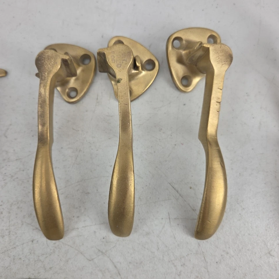 Antigua caja de hielo para refrigerador lote a granel aleatorio herrajes pestillos manijas vintage Foto 3 de 4