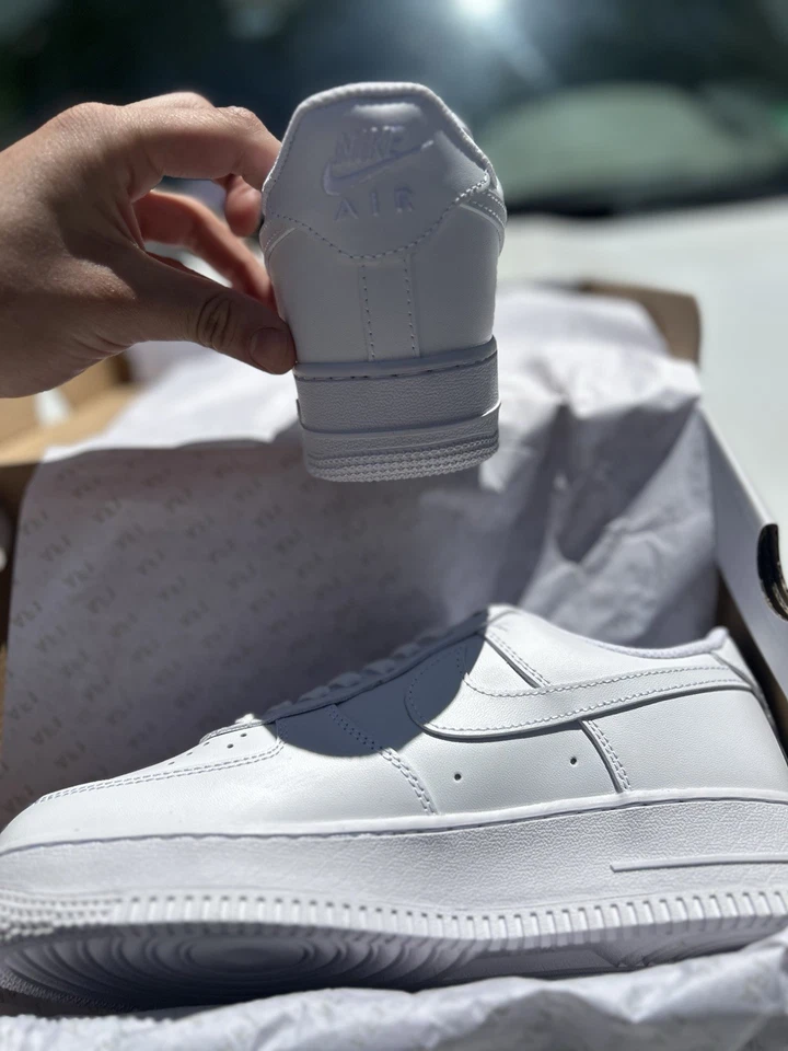 Nike Air Force 1 '07 Low Triple Blanco Foto 4 de 4