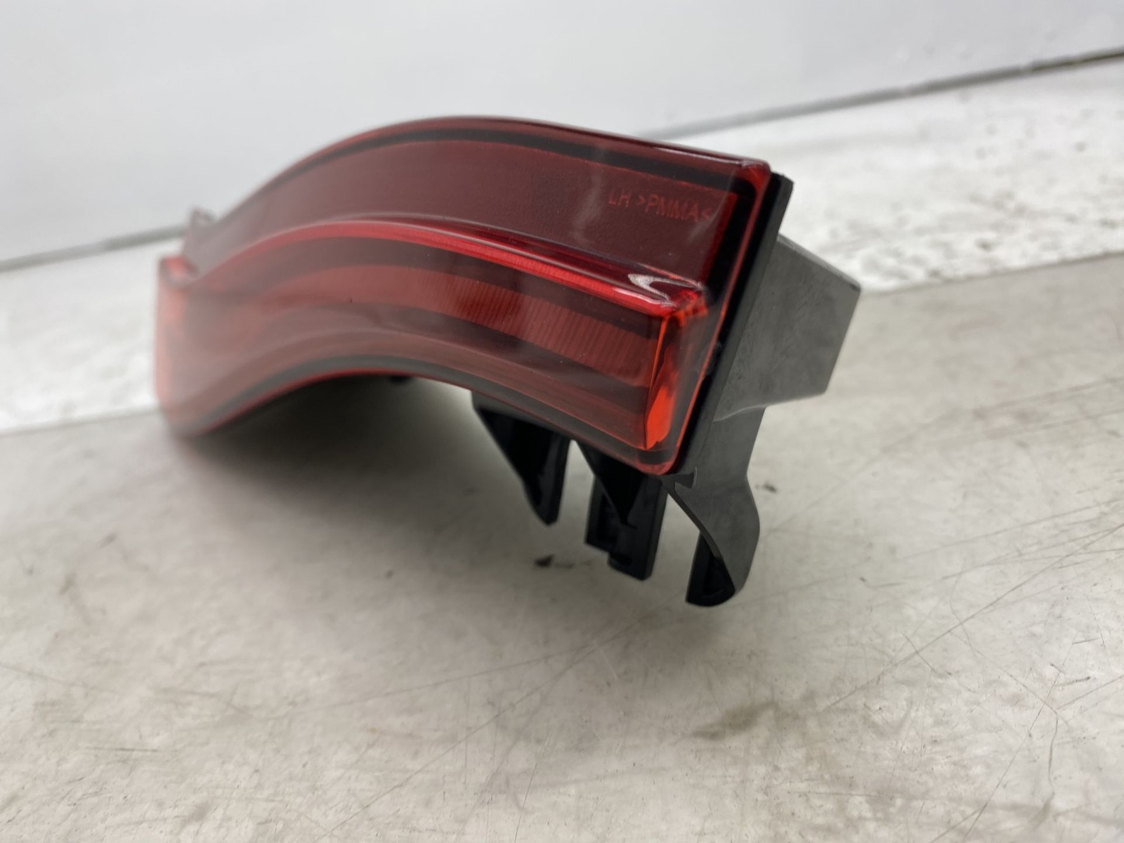 2019-2023 ASTON MARTIN VANTAGE REAR LEFT INNER TRUNK LID MOUNTED TAILLIGHT LAMP