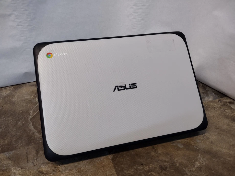 ASUS C202 Chromebook Celeron N3060 1.6GHz 4GB RAM 16GB SSD w/charger TESTED C GD - Image 3 of 4
