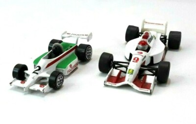  CORGI F.1.RACE CAR FUJI FILM & CORGI F.1 FOOTWORK TOSHIBA
