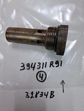 NOS TRACTOR PARTS 394311R91 VALVE ASSY, piston safety 