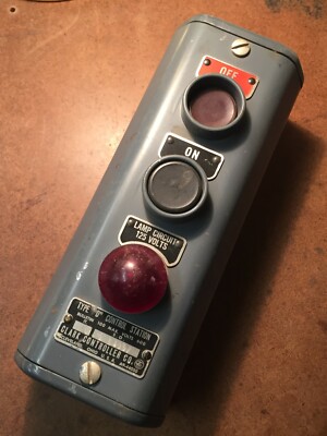 NOS Clark Controller Type ''D'' Control Station 2 Push Button + Light 600V Max