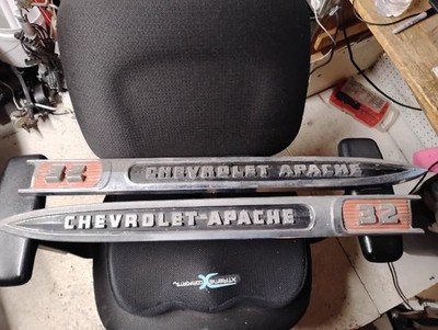 (2) 1959 chevy apache truck fender spears emblems 32