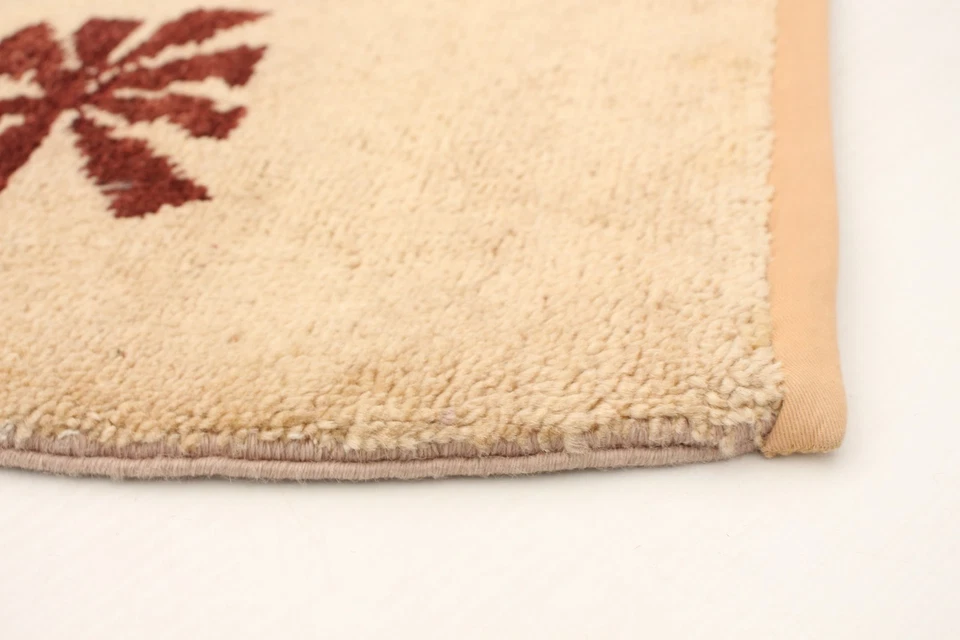 Traditional Ivory 4'1" x 6'0" Hand-knotted Oriental Carpet Wool Area Rug - Image 4 of 4