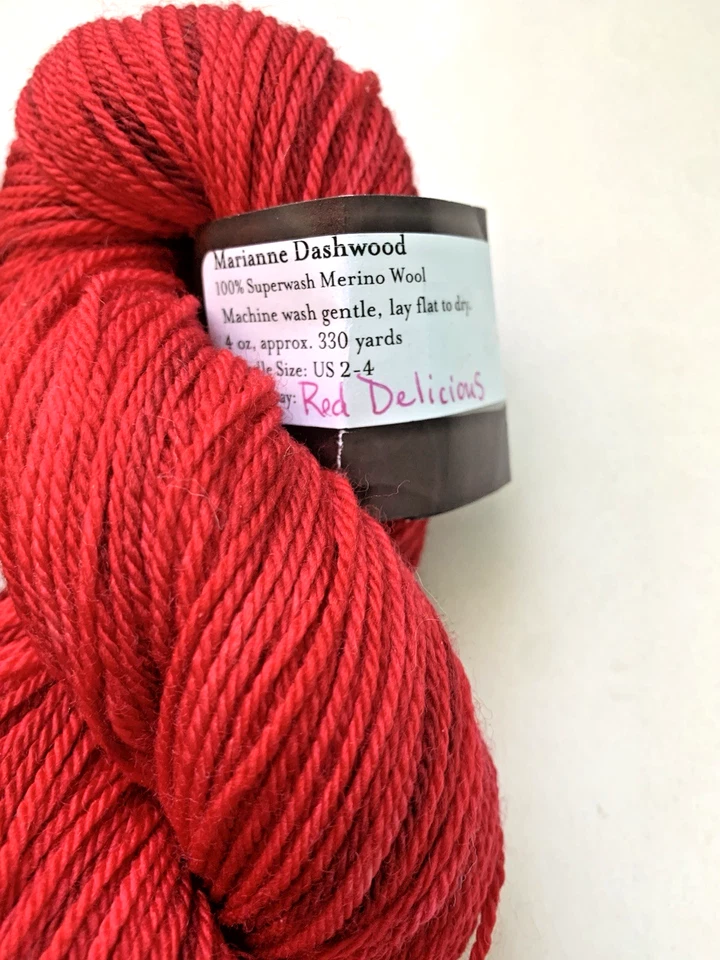 Yarn Love - Lot of 2 Hand Dyed - Mixed weight - SW  Merino / Cashmere / Sea Cell - Image 4 of 4