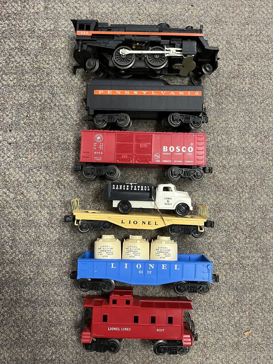 Lionel Postwar Boxed Set #1590 Steam Locomotive #249 Tender 250t