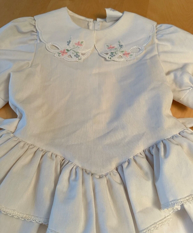 VINTAGE RARE EDITIONS UNON MADE RUFFLE EMBROIDERED FLORAL LACE DRESS GIRLS SZ 8 - Image 2 of 4