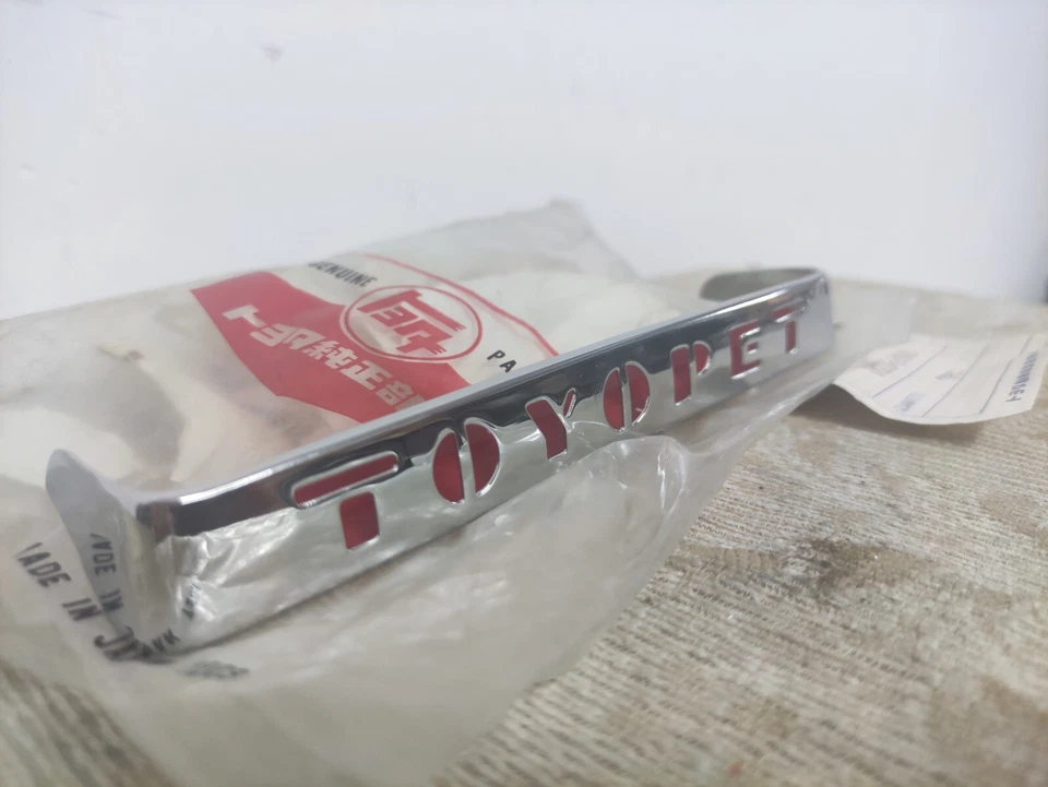 NOS OEM TOYOTA トヨタ LICENSE PLATE LAMP COVER TOYOPET CORONA CROWN # 81278-21010 - Image 3 of 4