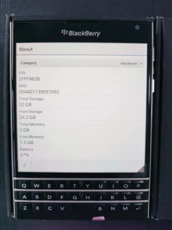 Sealed - BlackBerry Passport Q30 32GB 13MP QWERTY Keyboard Cellphone SQW100-1 - Image 4 of 4