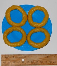 Vintage 1988 Fisher Price Fun With Food Onion Rings With Blue Plate