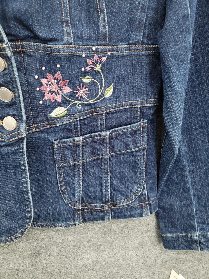 Chaqueta vaquera Bandolino para mujer 8 bolsillos bordados con botones ajustada azul nueva con etiquetas Foto 4 de 4