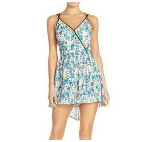 Adelyn Rae Women's Sz XS NWT Floral Romper V-Neck Strappy Flutter Back