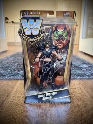 AUTOGRAPHED WWE Elite Legends Series 1 Road Warrior Animal!  READ DESCRIPTION! 