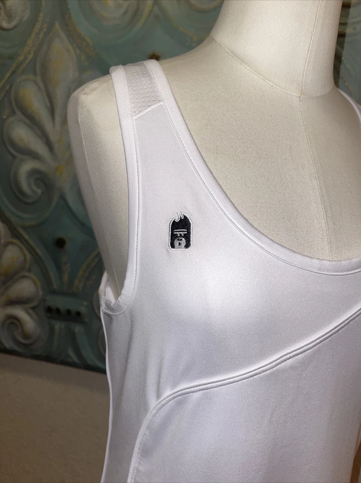 Vestido deportivo DUC para dama y mujer blanco talla grande plisado Foto 2 de 4