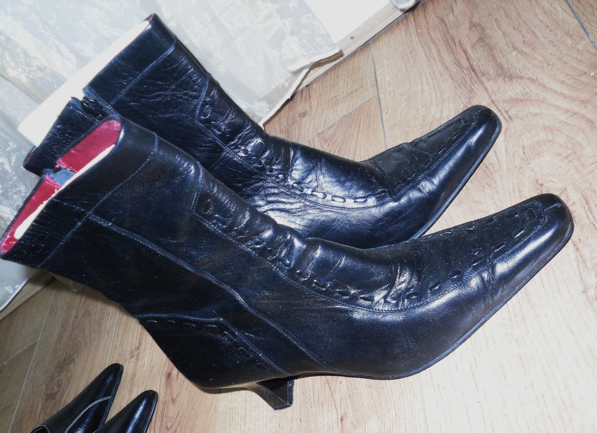 Carlton london boots store