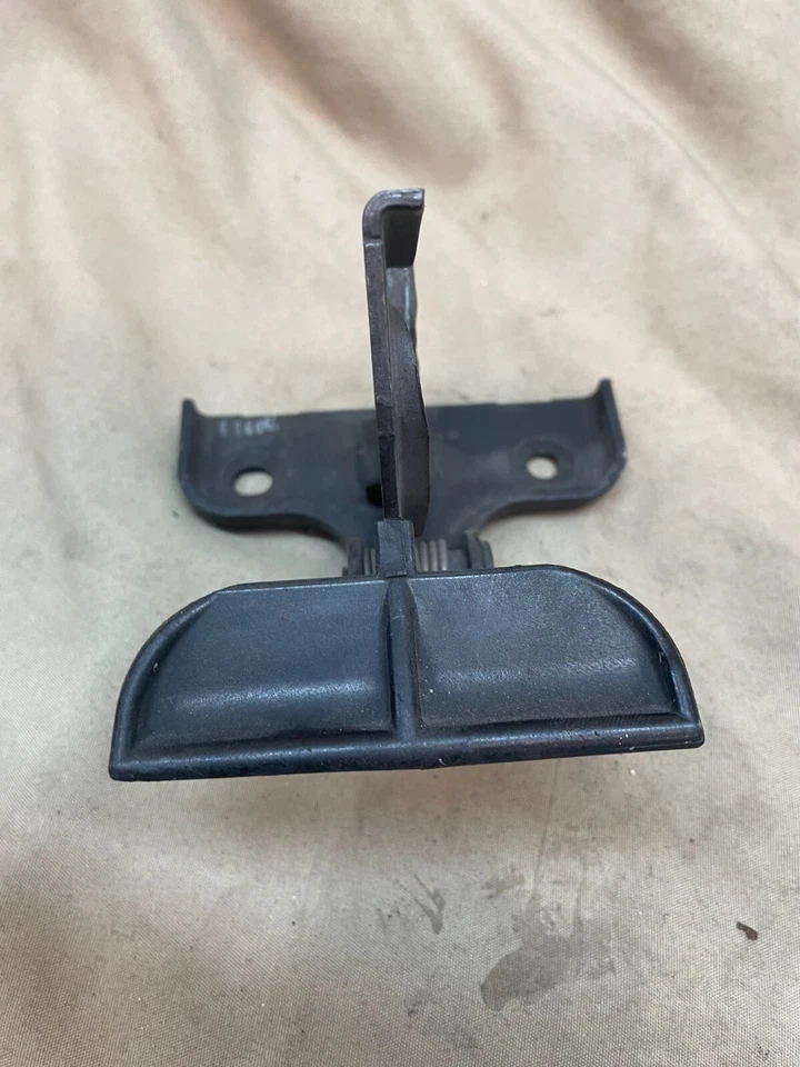 ЗАЩЕЛКА ЗАЩЕЛКИ КАПОТА MERCEDES W209 CLK350 CLK550 2003-2009 OEM - Изображение 4 из 4