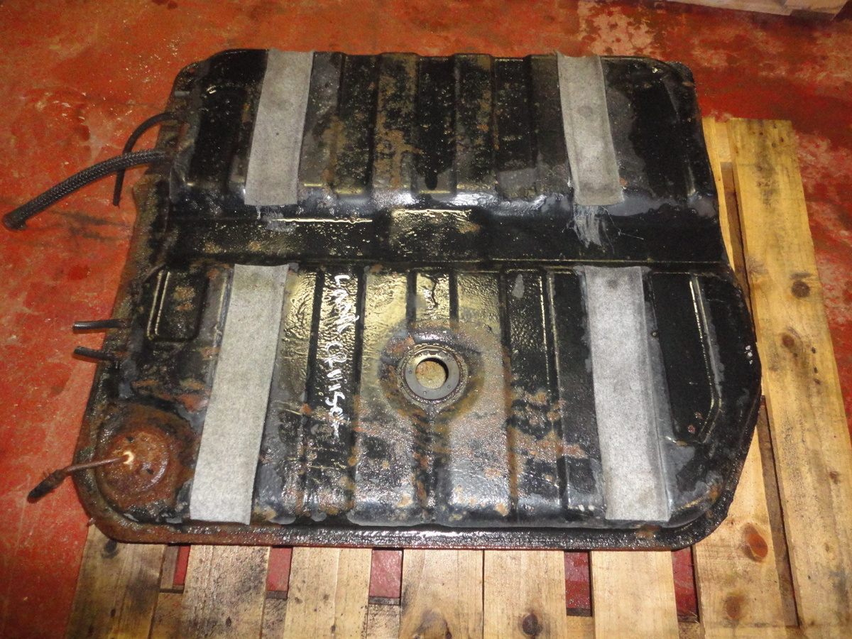 Toyota Land Cruiser Fuel Tank (dented) year 81-97 fj60,bj60,hj60