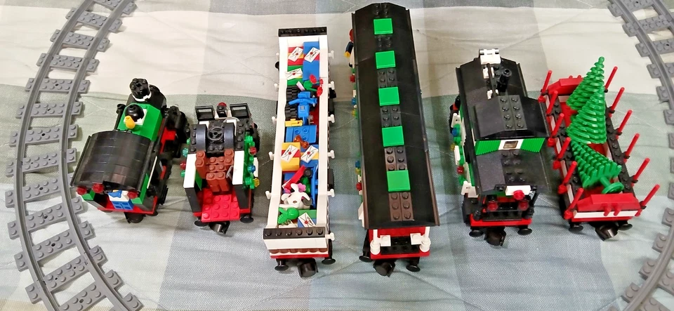 LEGO SET 10173 HOLIDAY TRAIN UNBOXED WITHOUT INSTRUCTIONS - Image 3 of 4