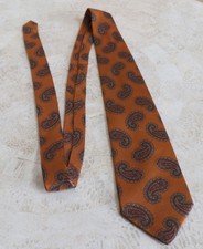Brooks Brothers Men Silk Tie Burnt Orange Paisley Pattern Necktie Ancient Madder
