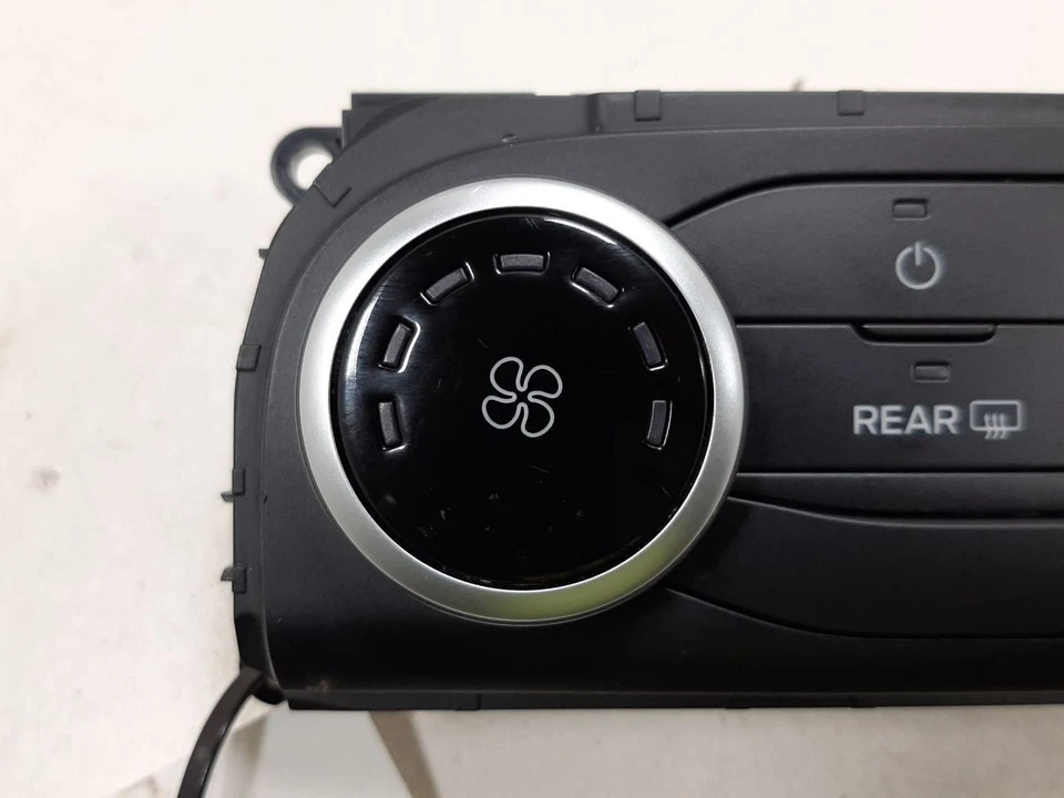 FORD Fiesta Active MK8 2020 Heater Control Panel H1BT19980BJ - Image 2 of 4