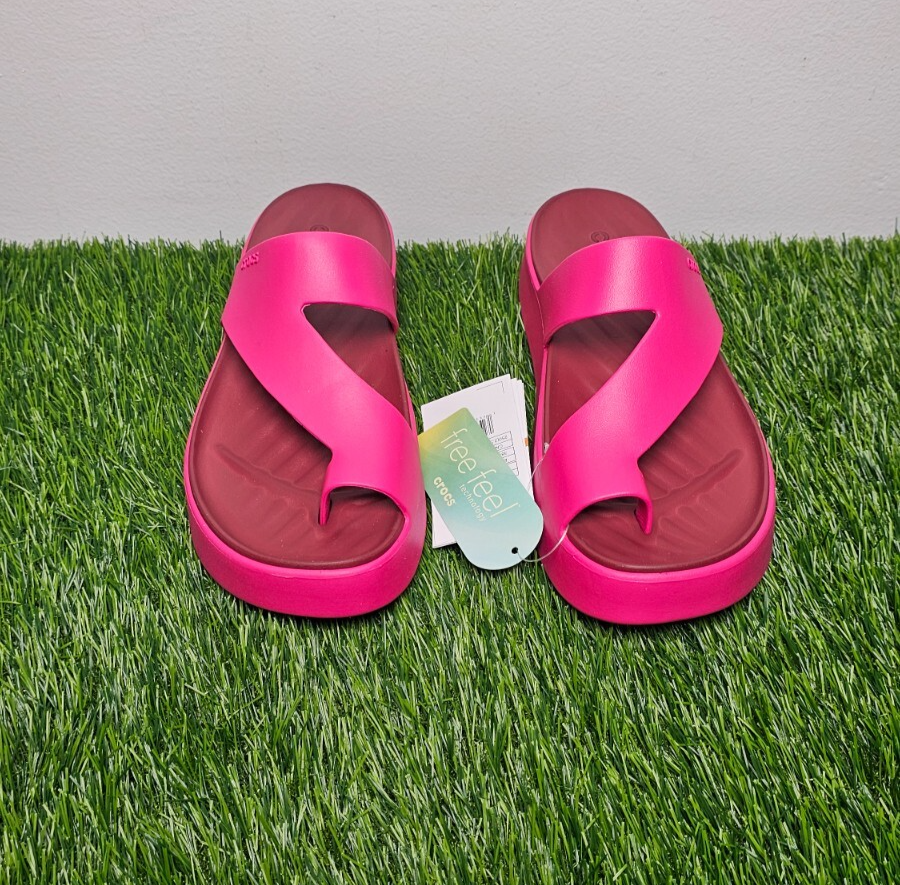 CROCS Getaway Platform Toe Loop - Dragon Fruit - Women's Size 8