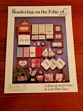 BORDERING OF THE EDGE OF HEART DEER WREATH CROSS STITCH PATTERN FREE SHIPPING