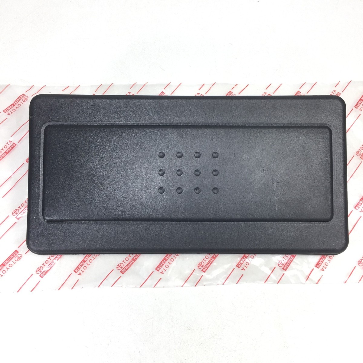 Cover Radio Tuner Opening 55522-0K010 Toyota Corolla 18J ZZE122