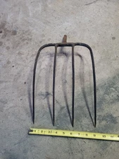 VTY Rusty 4 tine pitch fork forged steel Primitive Hay Straw Clam Digging Tool