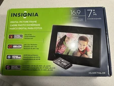 Insignia NS-DPF7 7" Digital Picture Frame - NEW! In Open Box