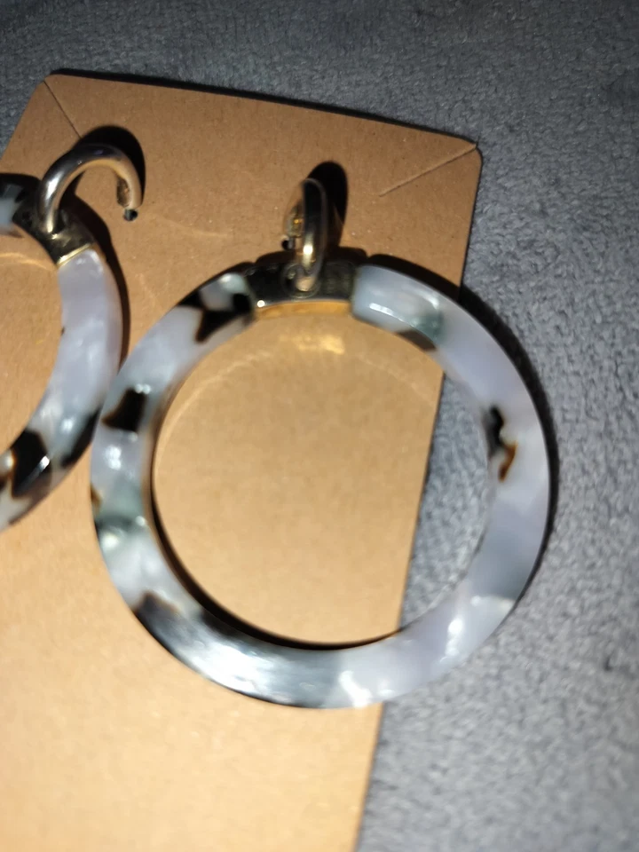 Pendientes redondos de acetato Ann Taylor. Foto 3 de 4