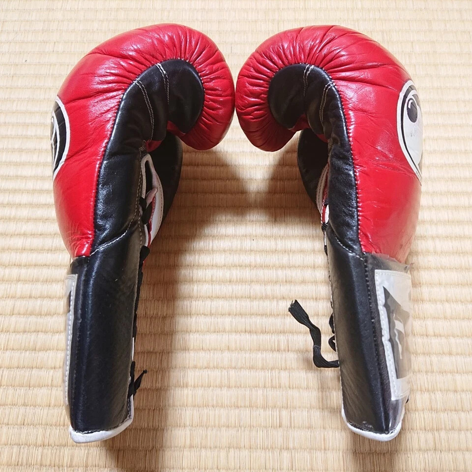 GRANTボクシンググローブ　10oz Authentic GRANT Boxing Gloves 10oz Red/White Lace-up type