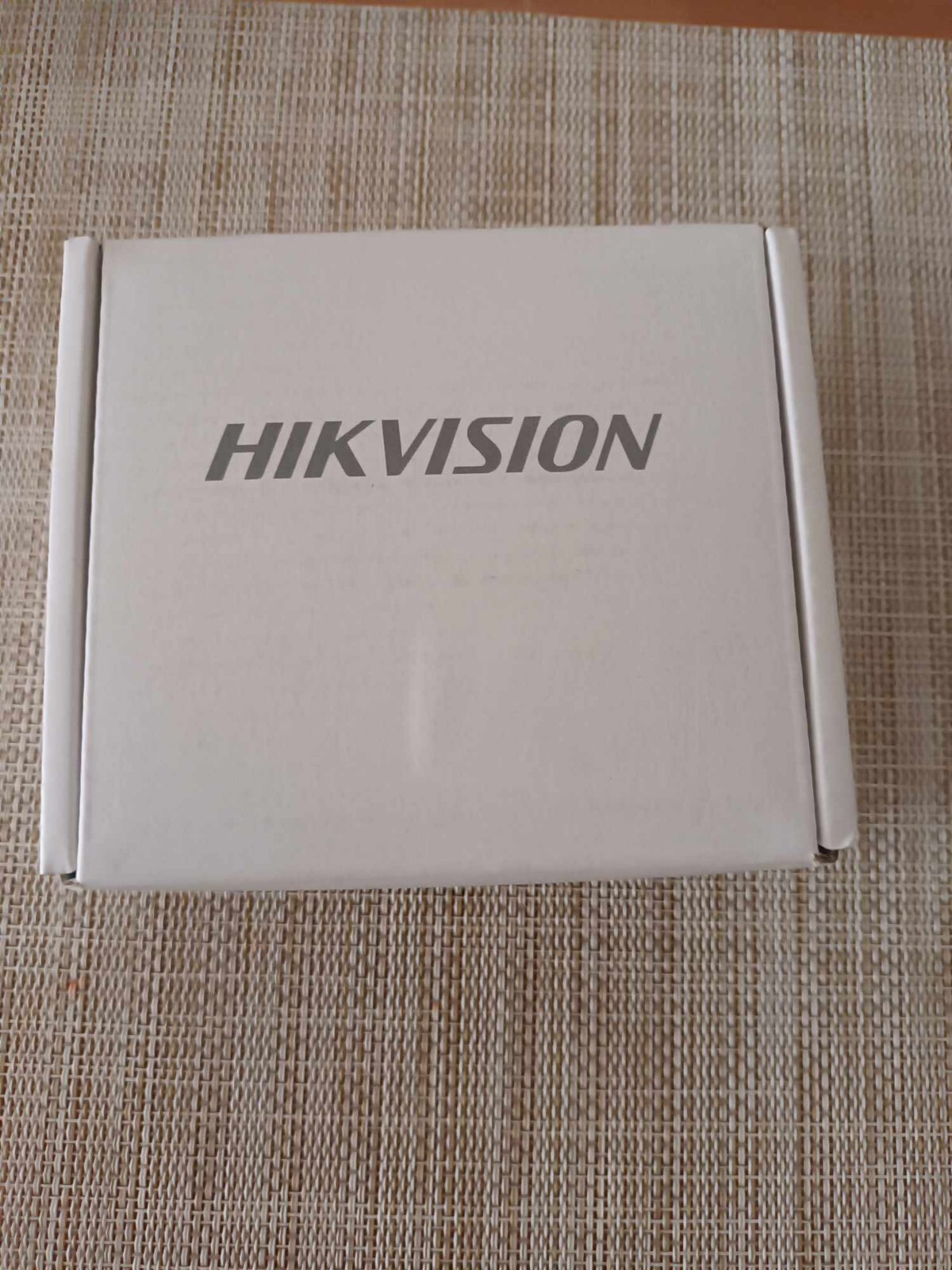 CÁMARA A COLOR INDUSTRIAL HIKVISION MV-CE200-10GC de 20 MP