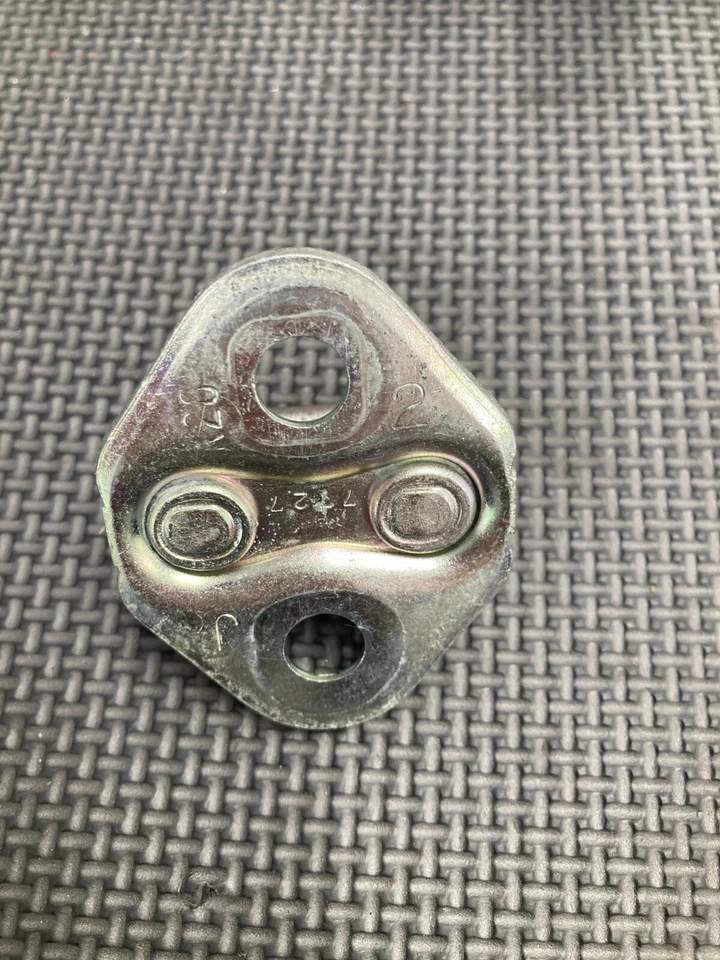 Оригинальная накладка защелки дверного замка 04–14 Acura TSX 72135-SDA-A01 - Изображение 4 из 4