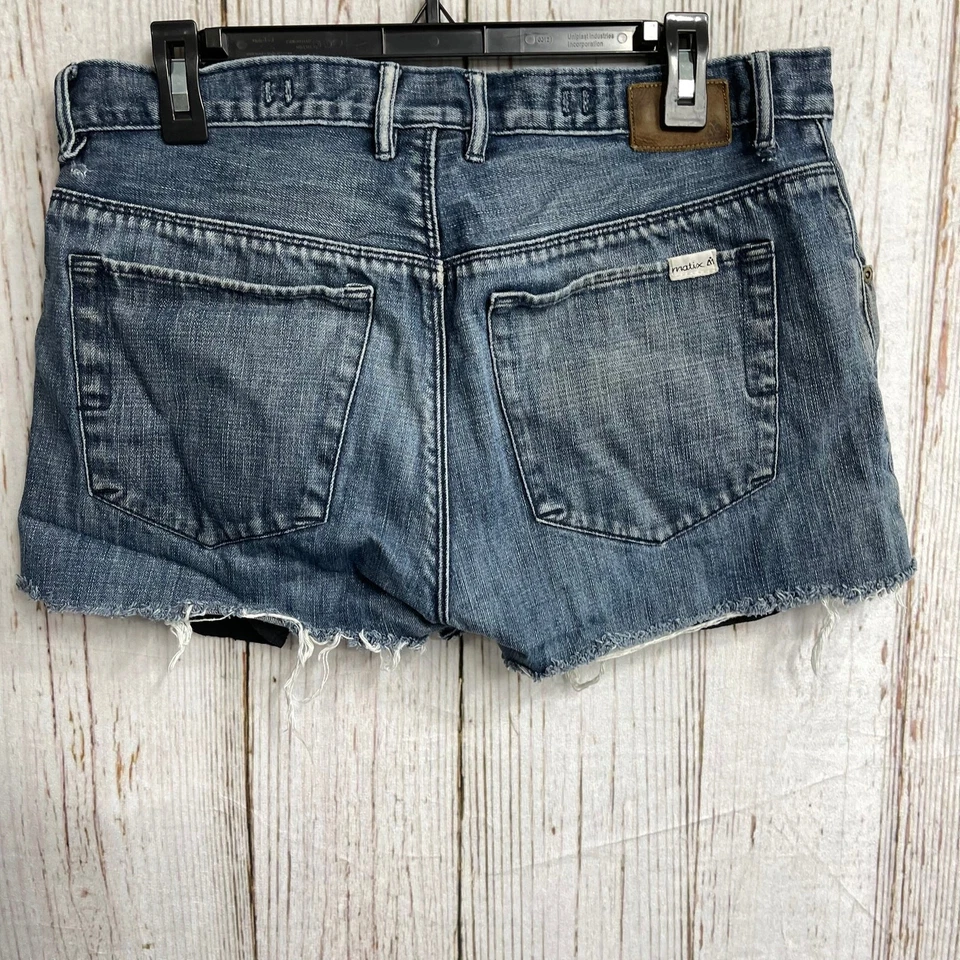 Matix 短裤女式 34 深蓝色镂空牛仔布 100% 棉高腰 2 英寸内缝 — 第 2/4 张图片