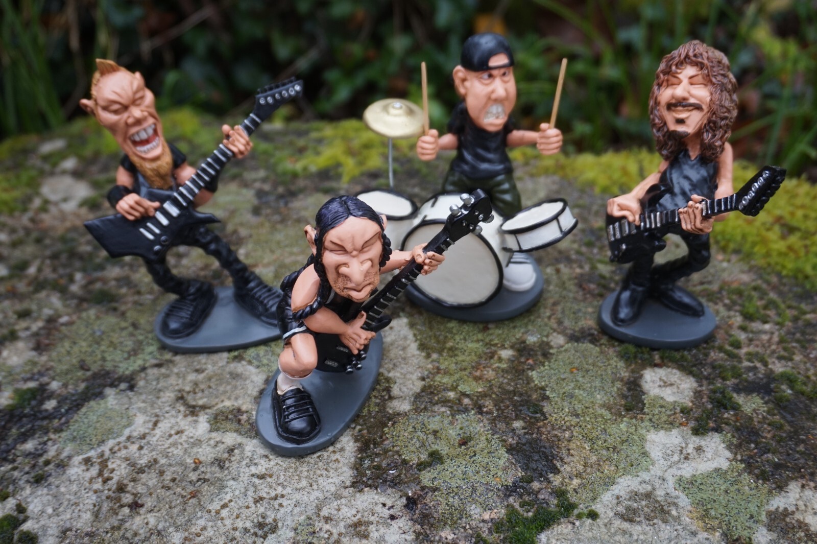 4 figurines rock Metallica de Warren Stratford pour déco de studio de musique