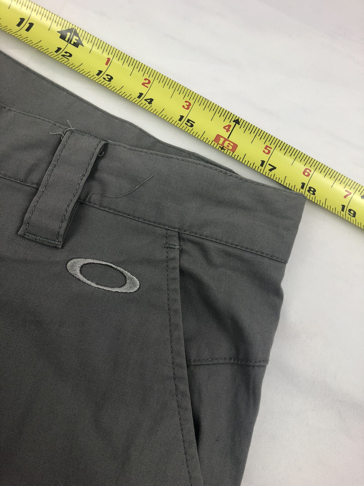 Oakley Mens Golf Utility Pants Size 36X33 Gray Flat Front Chino Rn