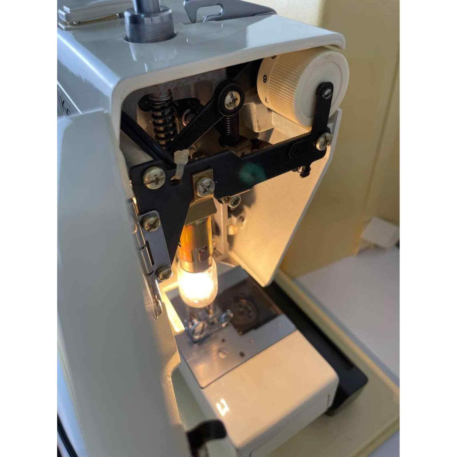 Kenmore Model 385 Sewing Machine w/ Case and Foot Pedal *CLEAN* eBay