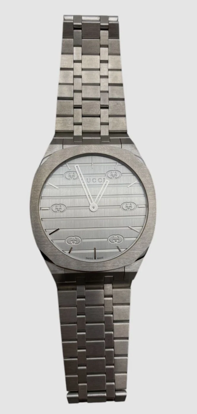 Montre bracelet homme Gucci argent 25H en acier inoxydable taille 38 mm