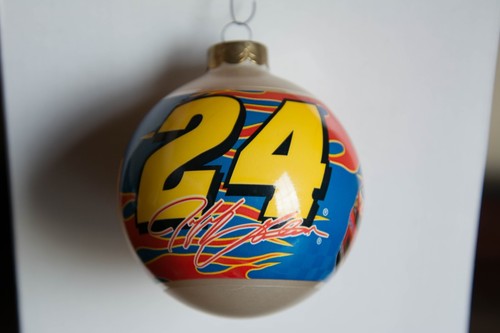 Jeff Gordon Christmas Ornament Set - Picture 5 of 6