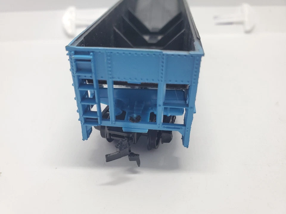 HO Scale "The Rock" 133274 Forty Foot Open Hopper Freight Train Car #20 - Image 3 of 4