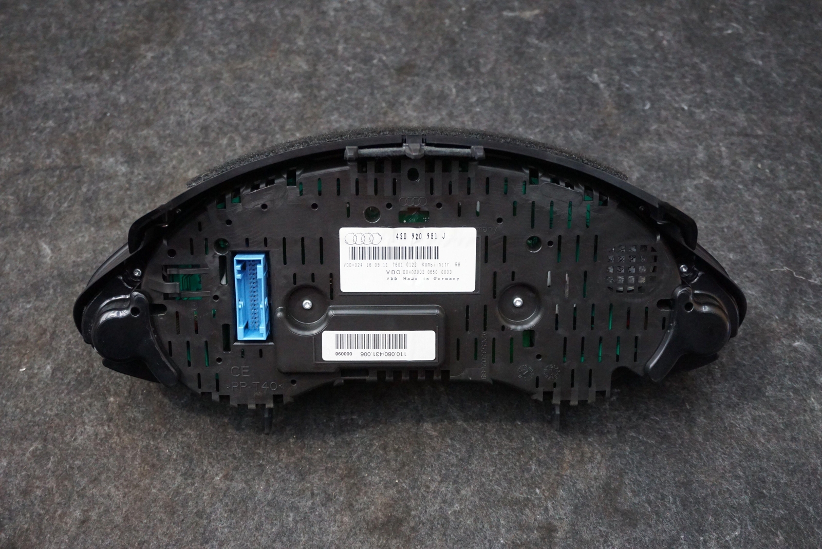 Dash Speedometer Instrument Gauge Cluster OEM MPH 420920981J Audi R8 2011-13